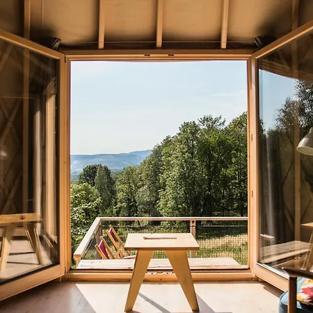 Kryjowka - Jurty Ukryte Wsrod Zieleni *