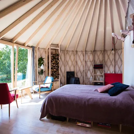 Kryjowka - Jurty Ukryte Wsrod Zieleni Leszczyniec