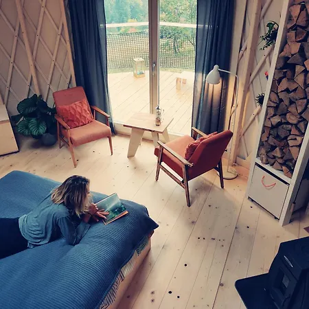 Kryjowka - Jurty Ukryte Wsrod Zieleni *