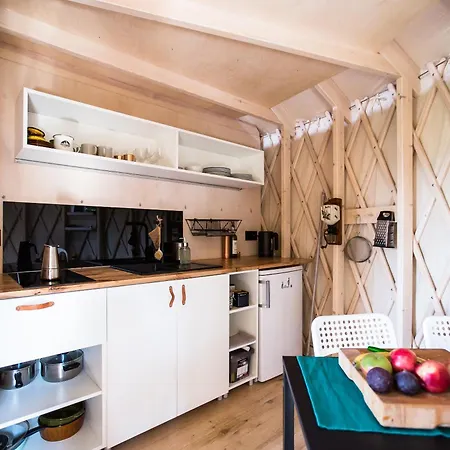 Kryjowka - Jurty Ukryte Wsrod Zieleni