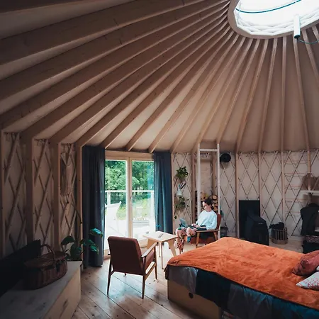 Kryjowka - Jurty Ukryte Wsrod Zieleni Leszczyniec