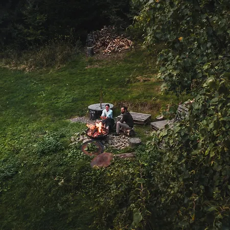 Kryjowka - Jurty Ukryte Wsrod Zieleni *