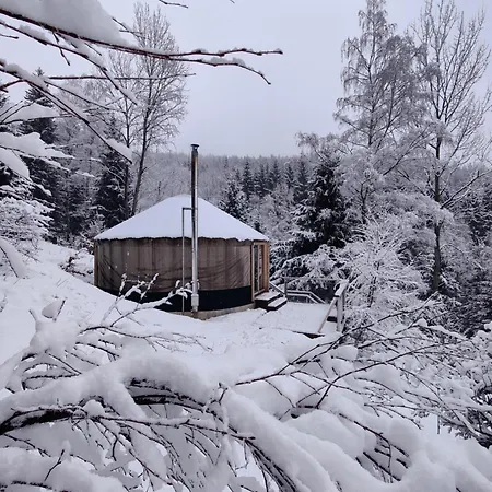 Kryjowka - Jurty Ukryte Wsrod Zieleni Leszczyniec