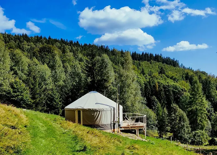Luxusní stan Kryjowka - Jurty Ukryte Wsrod Zieleni
