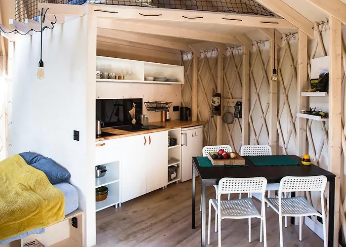 Kryjowka - Jurty Ukryte Wsrod Zieleni Οργανωμένο κάμπινγκ