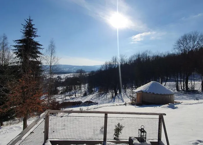 Kryjowka - Jurty Ukryte Wsrod Zieleni *