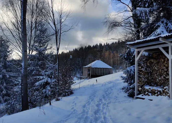 Kryjowka - Jurty Ukryte Wsrod Zieleni