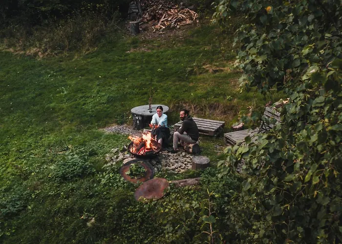 Kryjowka - Jurty Ukryte Wsrod Zieleni *